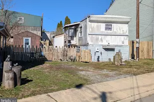 541 Concord Ln, Columbia, PA 17512 - Photo 2