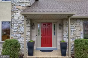 101 Chapel Ln, Brownstown, PA 17508 - Photo 2