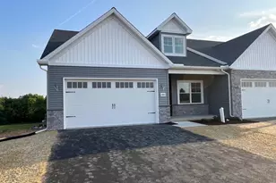 380 Ridgefield Dr, Elizabethtown, PA 17022 - Photo 2