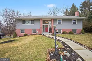 1033 S Mt Joy St, Elizabethtown, PA 17022 - Photo 2