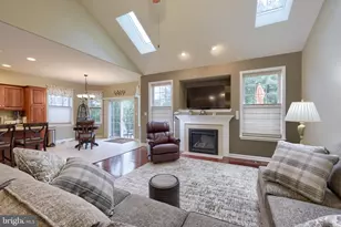 14 Chamberlain Ln, Millersville, PA 17551 - Photo 2