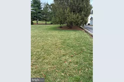 W Queen Street, Ephrata, PA 17522 - Photo 2