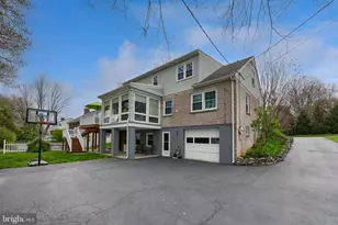 243 Primrose Ave, Lancaster, PA 17601 - Photo 2
