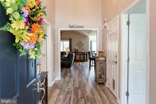 2050 Cloverton Dr, Columbia, PA 17512 - Photo 4