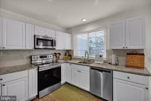 1818 Sturbridge Dr, Lancaster, PA 17601 - Photo 14