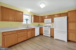 41 Cheery Ln, Denver, PA 17517 - Photo 8