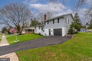 17 Briarcliff Rd, Elizabethtown, PA 17022 - Photo 2