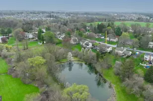 412 Wetherburn Dr, Lancaster, PA 17601 - Photo 2