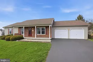 111 Farmingdale Ln, Marietta, PA 17547 - Photo 2