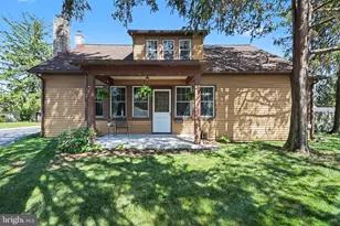 1203 Diamond St, Akron, PA 17501 - Photo 2