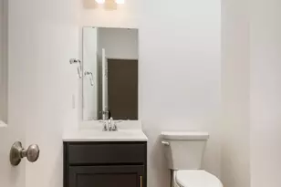 2447 Spring Water Cir, Lancaster, PA 17601 - Photo 8