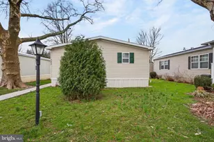 723 Sherry Ln, Lancaster, PA 17601 - Photo 2