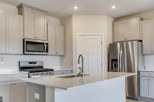 116 Erica Ln, Columbia, PA 17512 - Photo 6