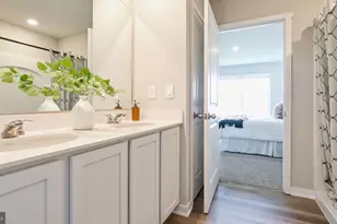 116 Erica Ln, Columbia, PA 17512 - Photo 4