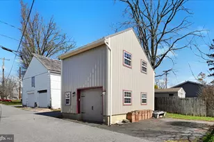 173 W Broad St, Salunga, PA 17538 - Photo 36
