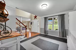 114 Crimson Ln, Elizabethtown, PA 17022 - Photo 8