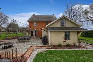 2047 Jarvis Rd, Lancaster, PA 17601 - Photo 2