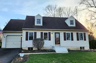 142 Hostetter Ln, Lancaster, PA 17602 - Photo 1