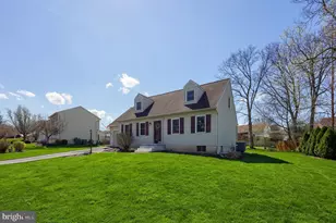 142 Hostetter Ln, Lancaster, PA 17602 - Photo 4