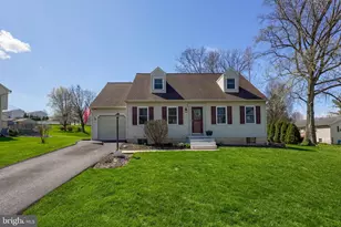 142 Hostetter Ln, Lancaster, PA 17602 - Photo 2