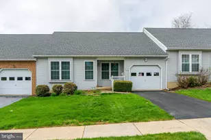 14 Oakgrove Ln, Millersville, PA 17551 - Photo 1