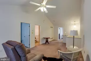 14 Oakgrove Ln, Millersville, PA 17551 - Photo 2