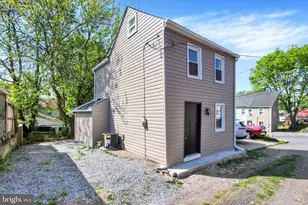 308 Avenue Q, Columbia, PA 17512 - Photo 2
