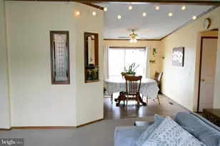 105 Bridlewood Ct S, Lancaster, PA 17603 - Photo 4