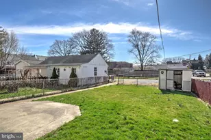 21 W Gramby St, Manheim, PA 17545 - Photo 4