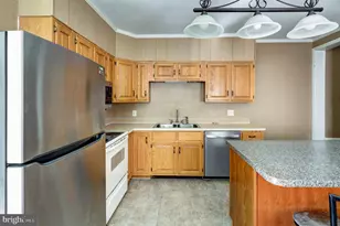 21 W Gramby St, Manheim, PA 17545 - Photo 12