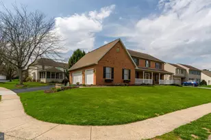 217 Stone Creek Rd, Lancaster, PA 17603 - Photo 2