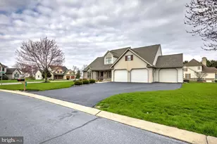 12 Buckingham Ln, Gordonville, PA 17529 - Photo 2