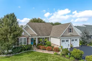 132 Creekview Dr, Paradise, PA 17562 - Photo 2