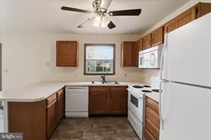 129 Carriage House Dr, Willow Street, PA 17584 - Photo 10