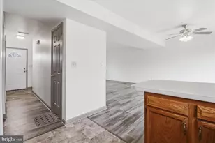 129 Carriage House Dr, Willow Street, PA 17584 - Photo 4