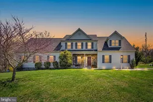 116 Fawn Dr, Elizabethtown, PA 17022 - Photo 2