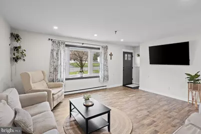 464 W Ridge Road, Elizabethtown, PA 17022 - Photo 2