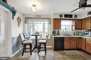 307 Cottonwood Ln, New Holland, PA 17557 - Photo 12