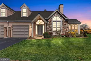 116 Greenview Dr, Lancaster, PA 17601 - Photo 1