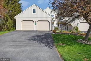 28 Shybrook Ct, Elizabethtown, PA 17022 - Photo 2