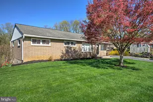 2049 Pine Dr, Lancaster, PA 17601 - Photo 4