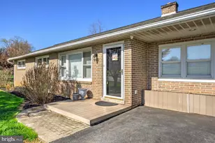 2049 Pine Dr, Lancaster, PA 17601 - Photo 2