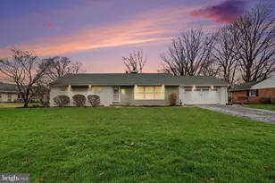 247 Froelich Ave, Mountville, PA 17554 - Photo 2