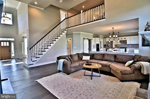 1071 Valley Crossing Dr, Lititz, PA 17543 - Photo 6