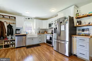 210 S 8th St, Akron, PA 17501 - Photo 8