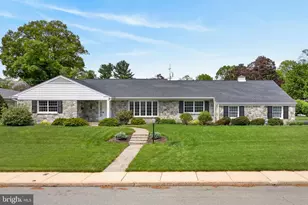 701 Pershing Ave, Ephrata, PA 17522 - Photo 2