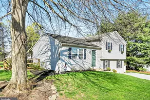 240 Birchwood Ln, Lititz, PA 17543 - Photo 4