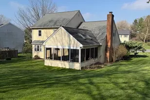 1037 Signal Hill Ln, Lancaster, PA 17601 - Photo 2