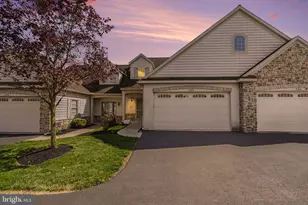 234 Masonic Dr, Elizabethtown, PA 17022 - Photo 2