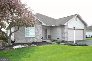 534 Blossom Trail, Mount Joy, PA 17552 - Photo 2
